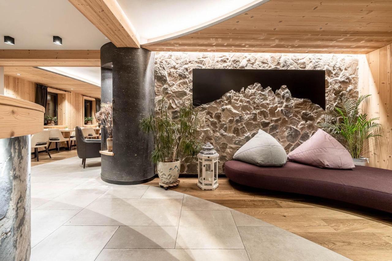 Garni Letizia Bed & Breakfast กัมปีเตลโลดีฟัสซา ภายนอก รูปภาพ