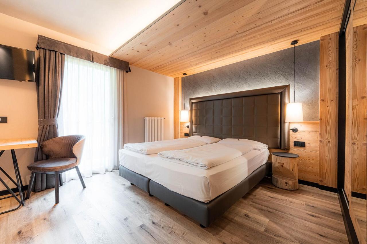 Garni Letizia Bed & Breakfast กัมปีเตลโลดีฟัสซา ภายนอก รูปภาพ