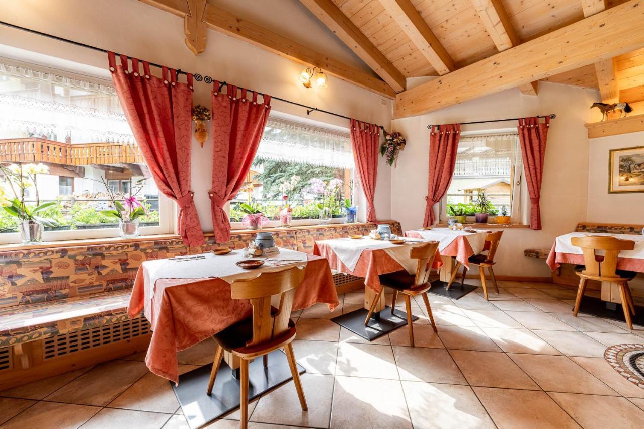 Garni Letizia Bed & Breakfast กัมปีเตลโลดีฟัสซา ภายนอก รูปภาพ